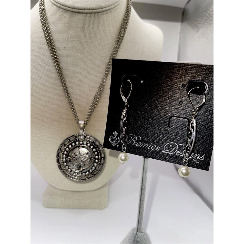 Premier Designs Set NWT Pearl Earrings Reversible Pendant Necklace Silver Tone
